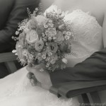 Hochzeitsfotografie Wuerzburg - Hochzeitsreportage - Hände und Brautstrauß